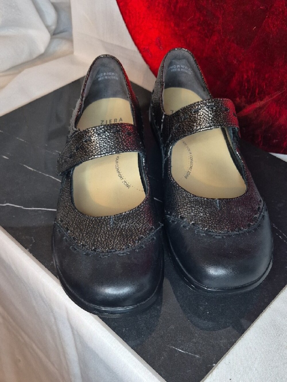 WS38- Women's Metallic Black Mary Jane Shoes - sz 9.5 (40) - Picture 3 of 15